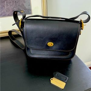 COACH Glovetanned Leather Rambler Crossbody shoulder Bag Black